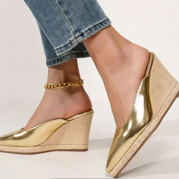 NEW Gold Pointy Toe Wedge Slides - Picture 4 of 4